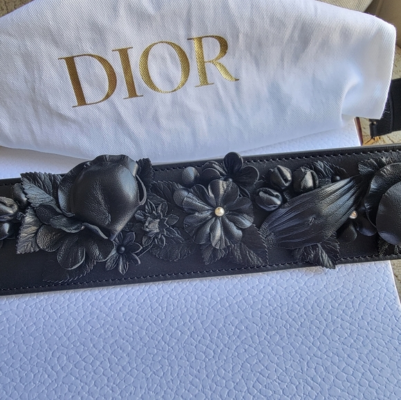 DIOR PUNK BELT Black Matte Calfskin | Three-Dimensional Flowers & Resin Pearls - Picture 12 of 16